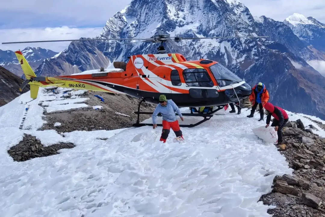 Everest Helicopter