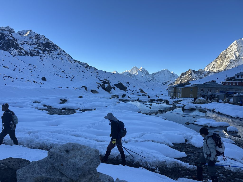 Lobuche trekking in Nepal